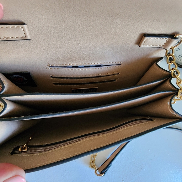 Urban Expressions Hester Crossbody Bag - Picture 5 of 5